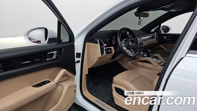 Porsche Cayenne 2023 — photo 13
