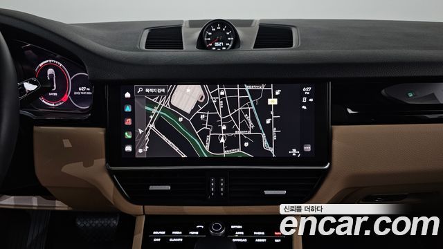 Porsche Cayenne 2023 — photo 18