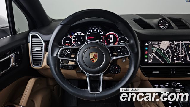 Porsche Cayenne 2023 — photo 19