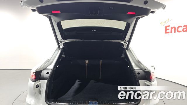 Porsche Cayenne 2023 — photo 23