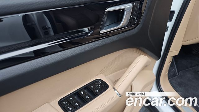 Porsche Cayenne 2023 — photo 24