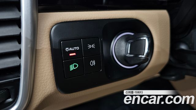 Porsche Cayenne 2023 — photo 27