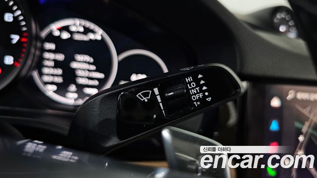 Porsche Cayenne 2023 — photo 28