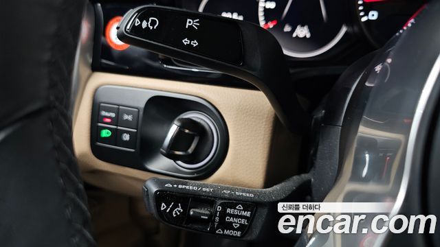 Porsche Cayenne 2023 — photo 29