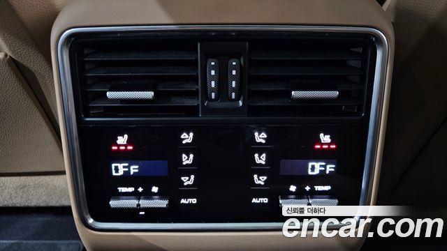 Porsche Cayenne 2023 — photo 31