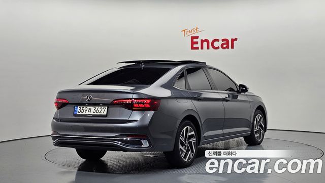 Volkswagen Jetta 2023 — photo 2