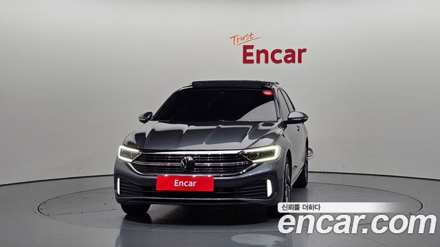 Volkswagen Jetta 2023 — photo 3