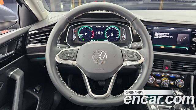 Volkswagen Jetta 2023 — photo 13