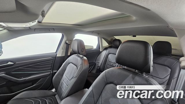 Volkswagen Jetta 2023 — photo 19