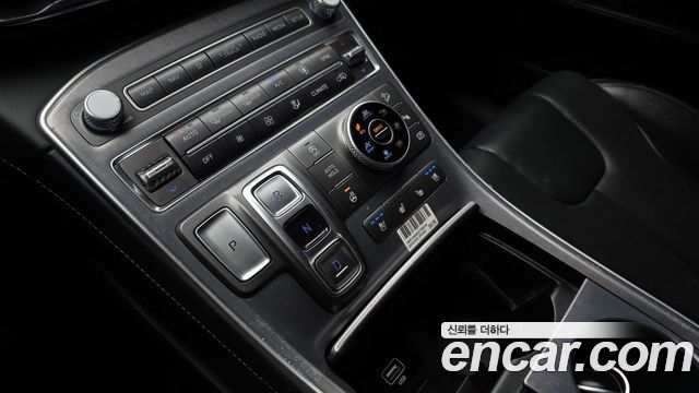 Hyundai Santafe 2021 — photo 12