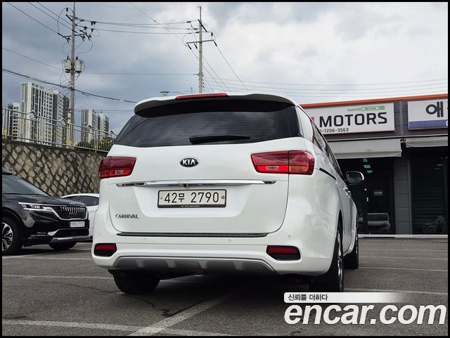 Kia Canival 2019 — photo 4