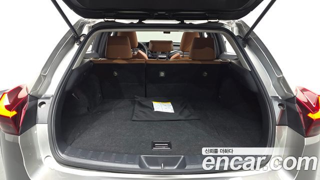 Lexus UX 2020 — photo 20