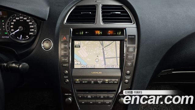 Lexus ES 2011 — photo 13