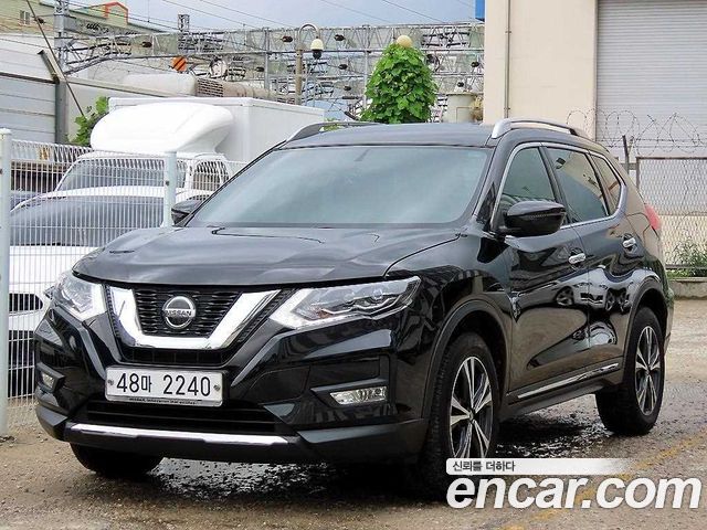 Nissan X-Trail 2018 — photo 2
