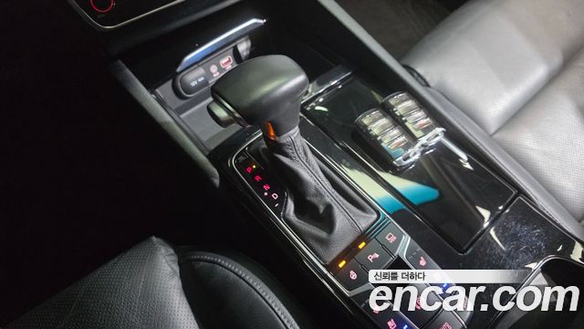 Kia K7 2018 — photo 9