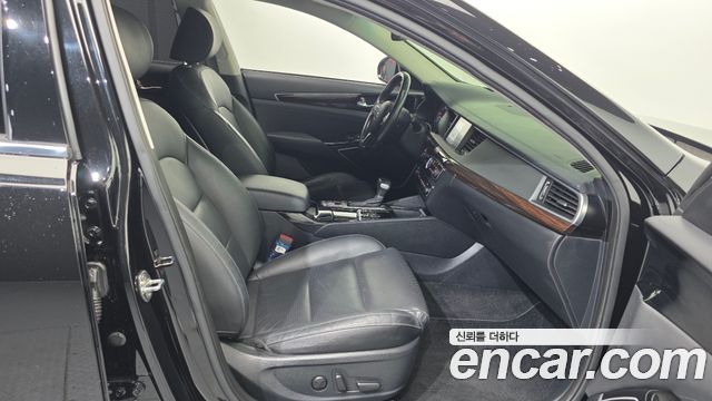 Kia K7 2018 — photo 11