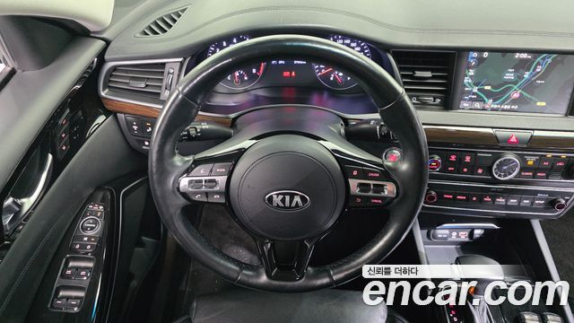 Kia K7 2018 — photo 13