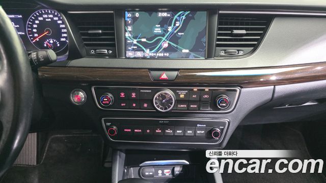 Kia K7 2018 — photo 14