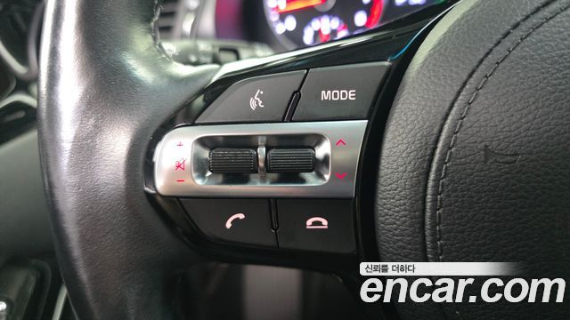 Kia K7 2018 — photo 17