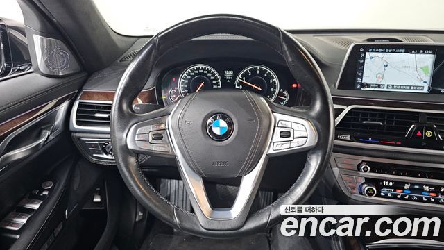 BMW 7-Series 2016 — photo 14