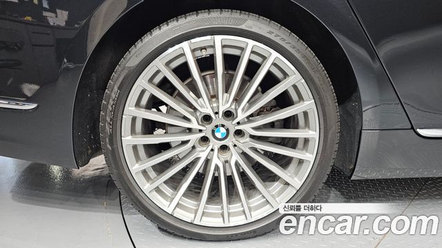 BMW 7-Series 2021 — photo 5