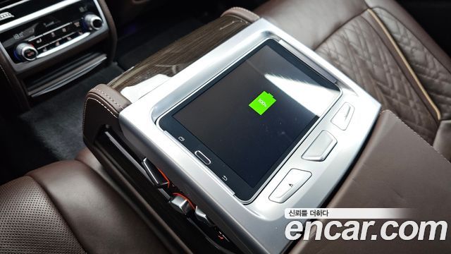 BMW 7-Series 2021 — photo 31
