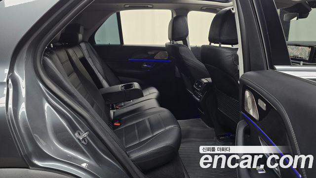 Mercedes-Benz GLE-Class 2021 — photo 17
