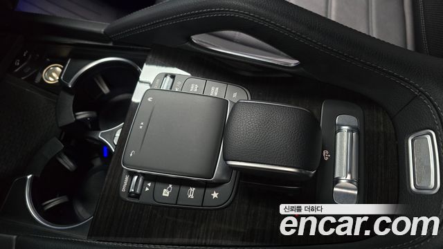Mercedes-Benz GLE-Class 2021 — photo 24