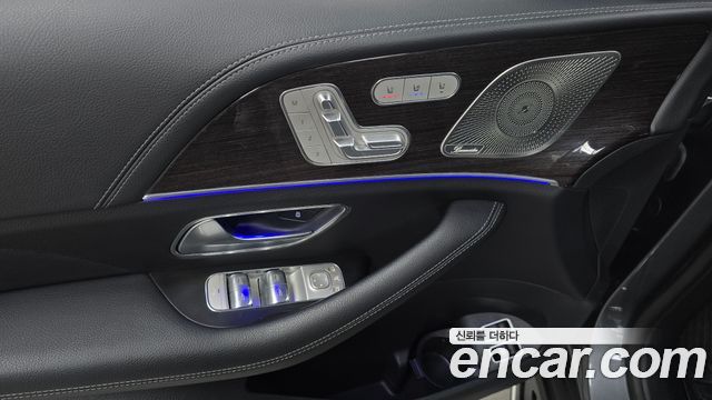 Mercedes-Benz GLE-Class 2021 — photo 26