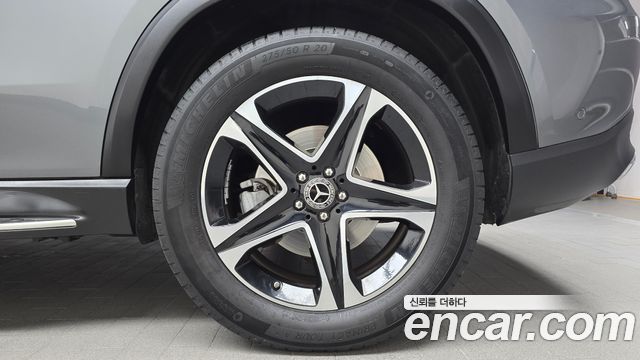 Mercedes-Benz GLE-Class 2021 — photo 7