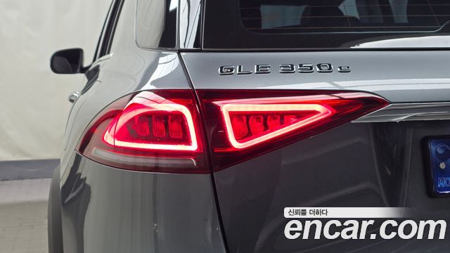 Mercedes-Benz GLE-Class 2021 — photo 9