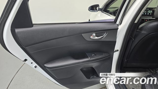 Kia K3 2019 — photo 15