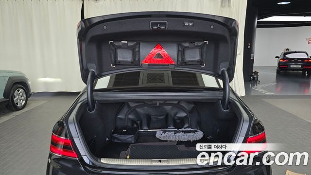 Genesis G90 2019 — photo 26