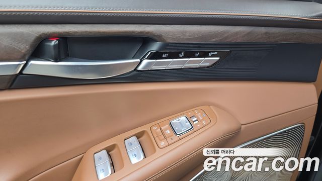 Genesis G90 2019 — photo 27