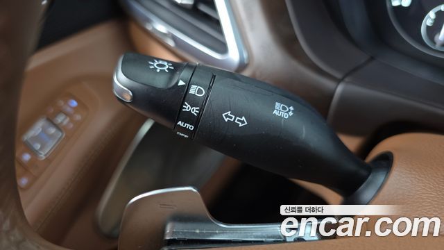 Genesis G90 2019 — photo 28