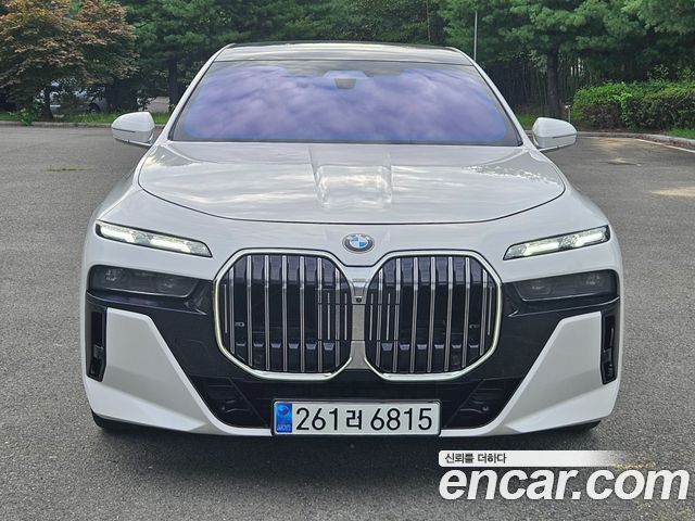 BMW 7-Series 2024 — photo 1
