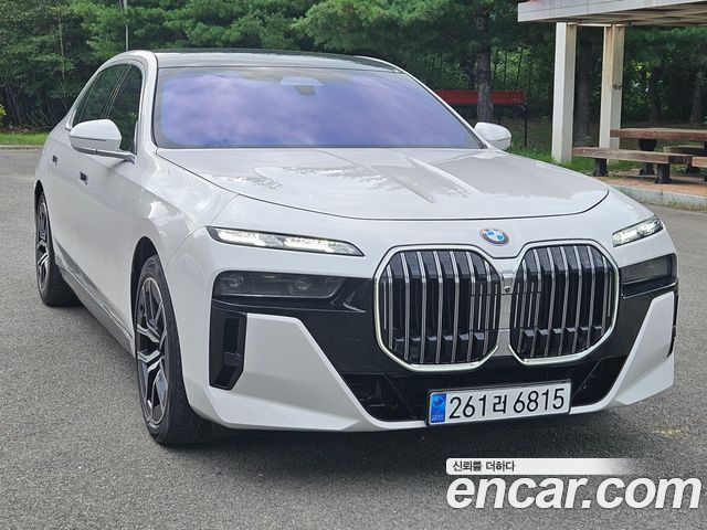 BMW 7-Series 2024 — photo 2