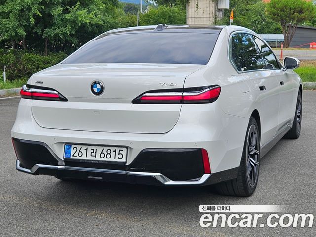 BMW 7-Series 2024 — photo 6