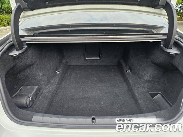 BMW 7-Series 2024 — photo 16