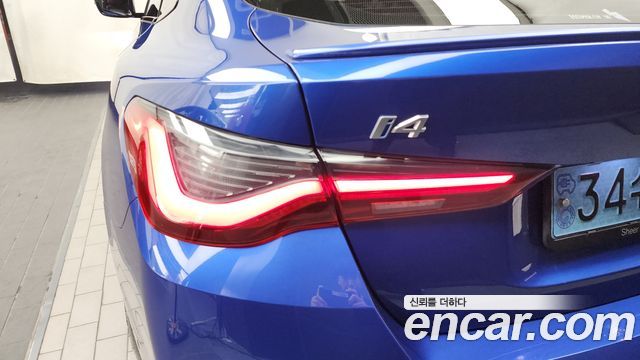 BMW i4 2024 — photo 9