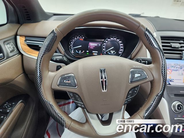 Lincoln MKC 2015 — photo 14