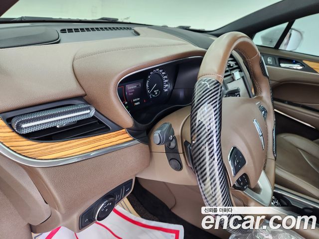 Lincoln MKC 2015 — photo 16