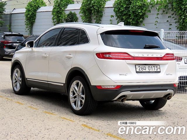 Lincoln MKC 2017 — photo 3