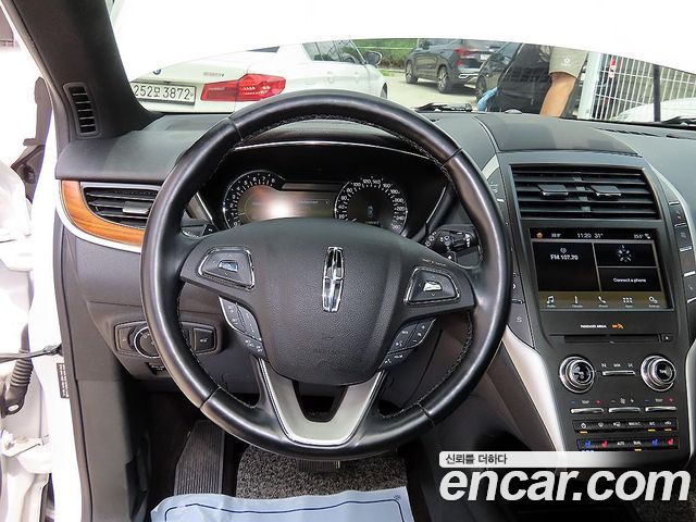 Lincoln MKC 2017 — photo 8