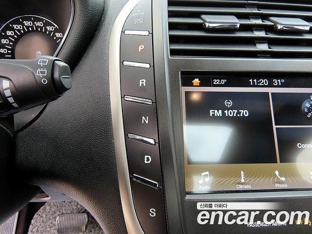 Lincoln MKC 2017 — photo 10