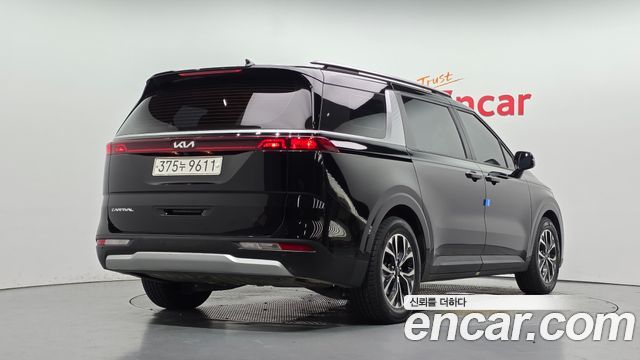 Kia Canival 2022 — photo 2
