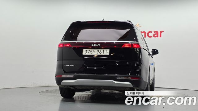 Kia Canival 2022 — photo 4