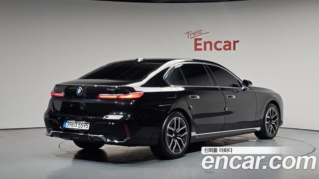 BMW 7-Series 2026 — photo 2
