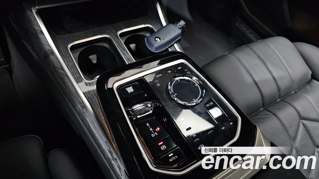 BMW 7-Series 2026 — photo 12