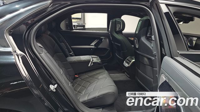 BMW 7-Series 2026 — photo 18